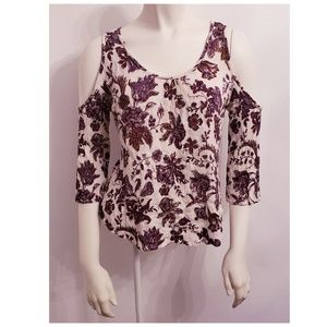 Gypsies & Moondust Cold shoulder Top